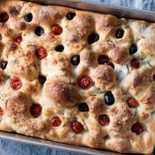 Focaccia de masa madre sencilla