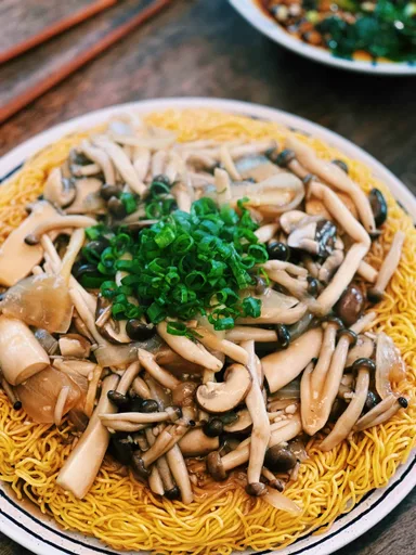 Chow Mein crujiente de setas
