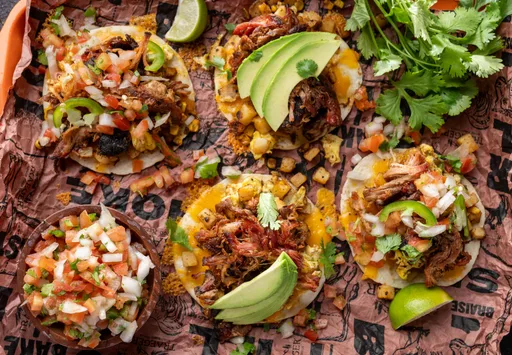 Tacos de Desayuno con Cerdo Desmenuzado de Sobras