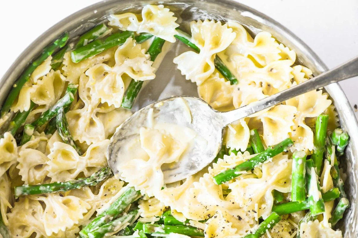 Lemon Asparagus Pasta