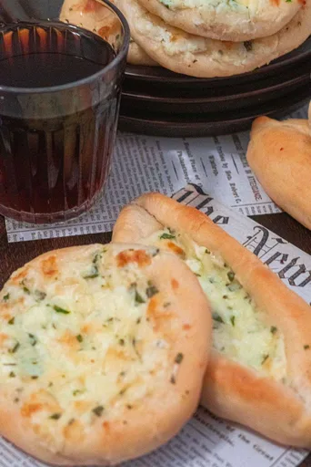 Middle Eastern Cheese Fatayer