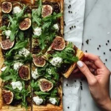 Caramelized Onion Fig Goat Cheese Pizza Recipe