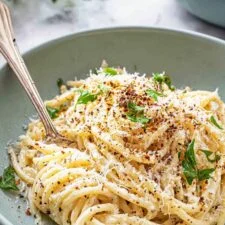 Creamy Garlic Butter Spaghetti Recipe