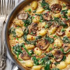 Creamy Spinach and Mushroom Gnocchi (One-Pan, 20 Minutes) Recipe