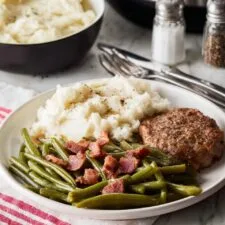 Crock Pot Green Beans with Bacon, Onion, and Garlic Recipe