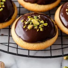 Danish Lent Buns (Fastelavnsboller) with Pastry Cream and Chocolate Icing Recipe