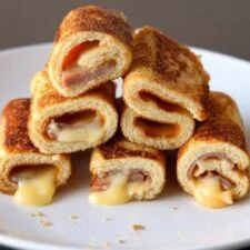 Delicious Grilled Cheese Roll-Ups with Ham Recipe