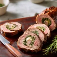 Stuffed Beef Tenderloin with Parsley and Garlic Recipe