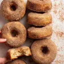 Donuts al horno con azúcar y canela