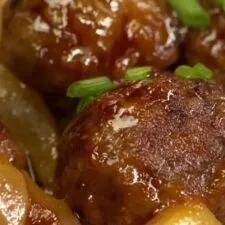 Sweet and Sour Meatballs (Suan T'ien Niu Jou Po Lo La Tzu)
