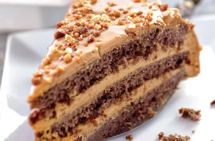 How to make mocha cake with manjar cream and walnuts: a delicious, versatile Chilean recipe