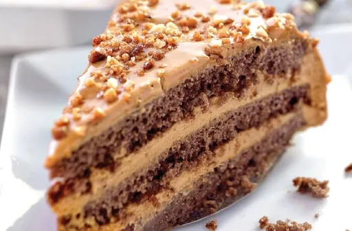 How to make mocha cake with manjar cream and walnuts: a delicious, versatile Chilean recipe