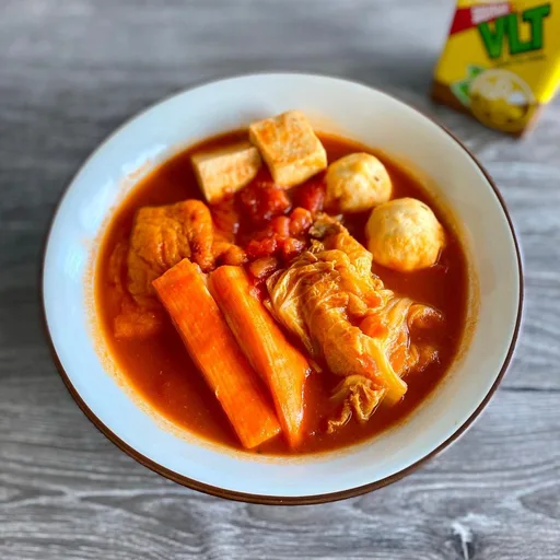 Spicy Tomato Yunnan Rice Noodles