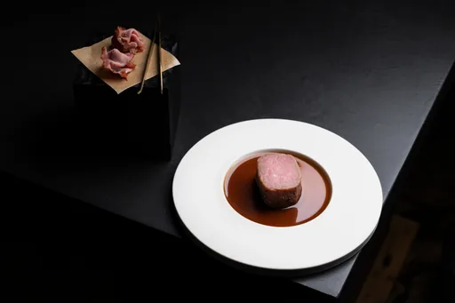 Veau Nantais rôti au sautoir, Coing du jardin confit