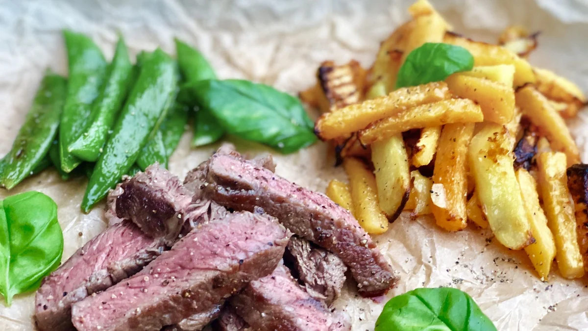 Bife com chips de nabo