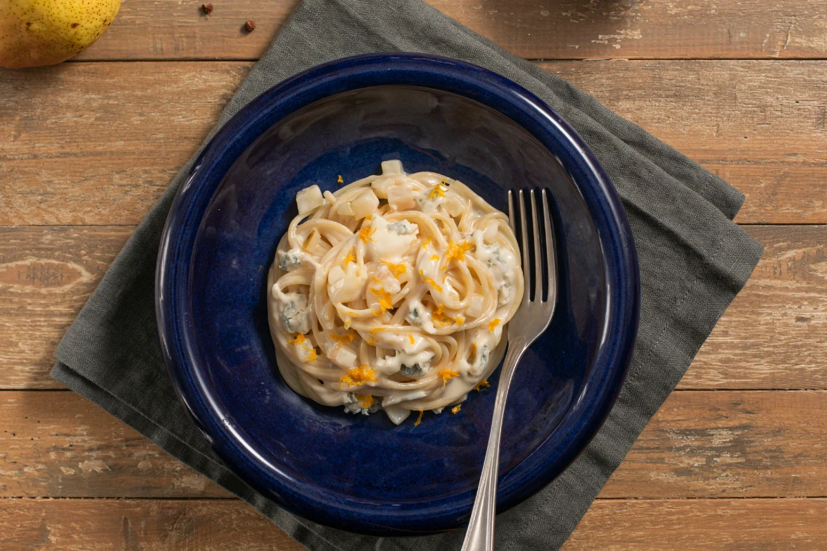 Pasta con peras y gorgonzola