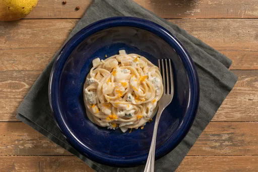 Pasta con peras y gorgonzola