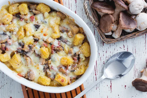 Baked gnocchi with mushrooms