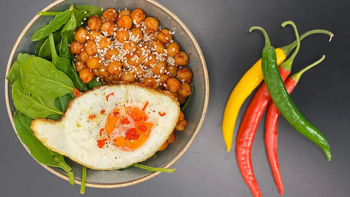 Pois chiches au curry et œufs