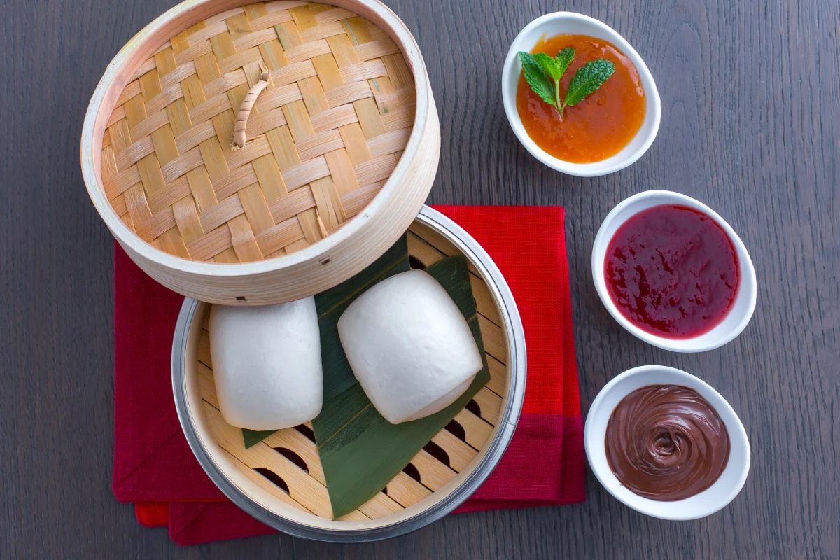 Chinese steamed buns (mantou)