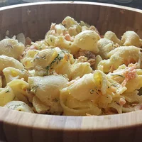 Creamy pasta salad with salmon