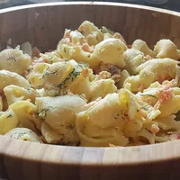 Creamy pasta salad with salmon