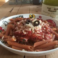 Authentic Italian: spicy pasta with tomato & anchovies