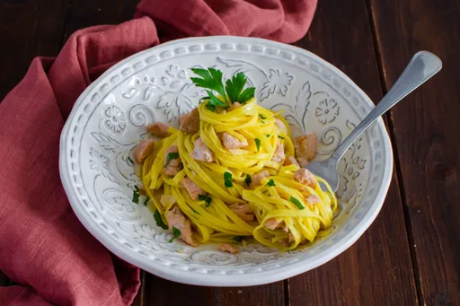 Tagliolini al salmón