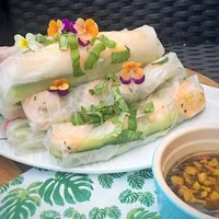 2 x fresh summer rolls with shrimp & crab