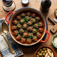 Albóndigas españolas en salsa de tomate