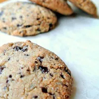 Healthy treats: chocolate chip cookies