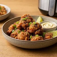 Pollo karaage crujiente con mayonesa de yuzu