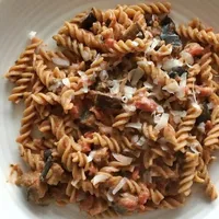 Pasta with aubergine and tomato sauce inspired by Jamie Oliver