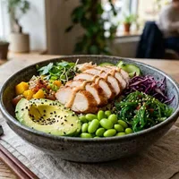 Poke Bowl with smoked chicken