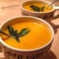 Zuppa di zucca dolce e leggermente piccante di Jamie Oliver