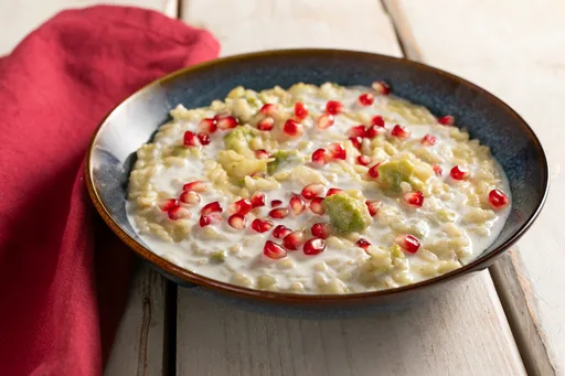 Risotto con brócoli romanesco, granada y kéfir