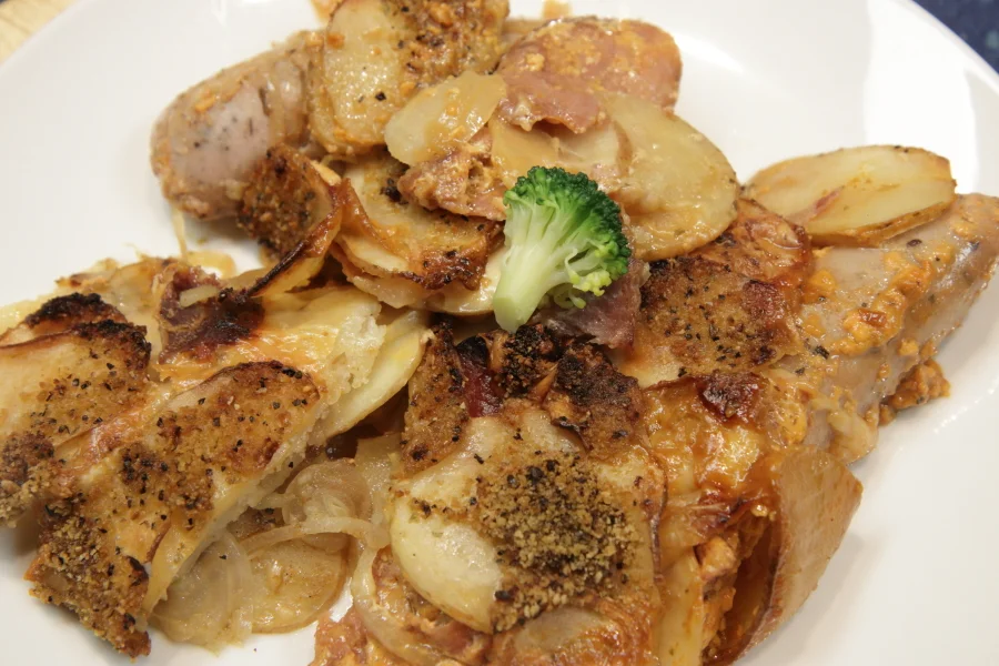 Treacly Bacon, Nacho cheese, onion, sausage and Gruyère potato bake