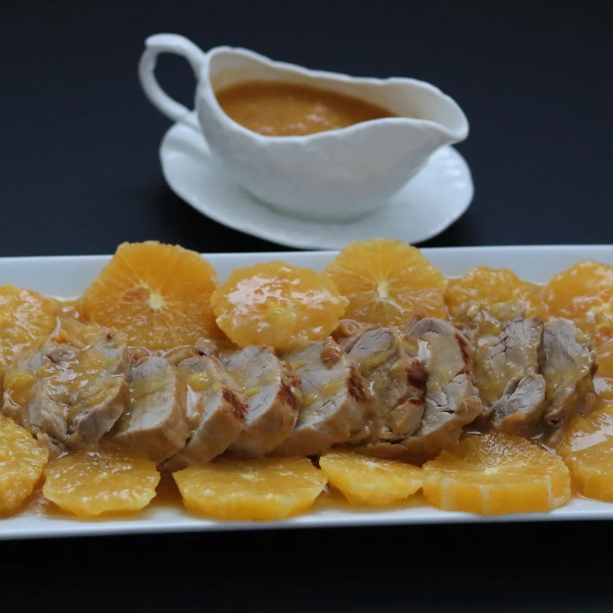 Schweinefilet mit Orangen aus dem Schmortopf