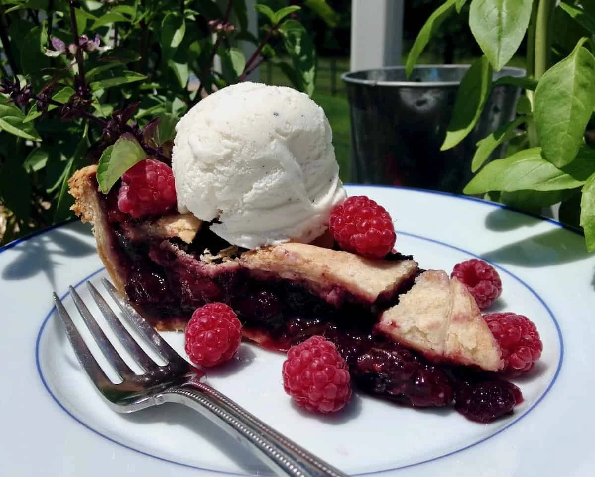 Mixed Berry Pie