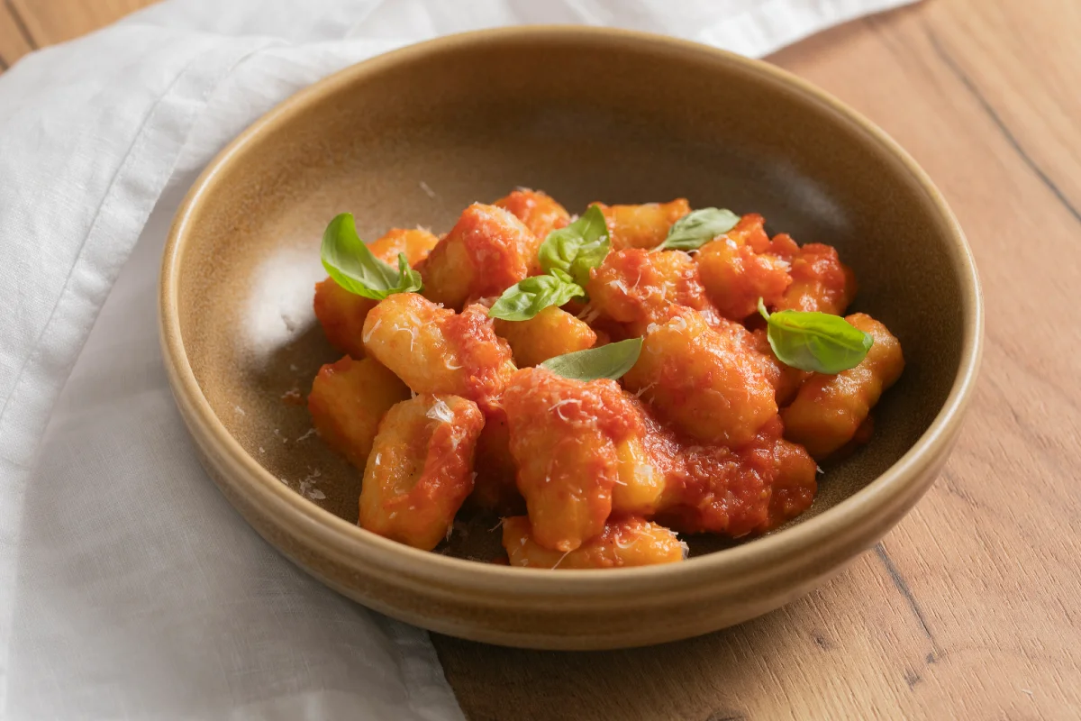Gnocchi con salsa di pomodorini