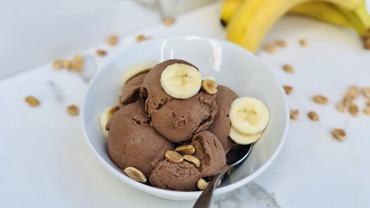 Chocolate & peanut butter ice cream