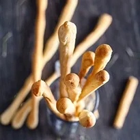 Grissini (Crispy Thin Italian-Style Breadsticks)