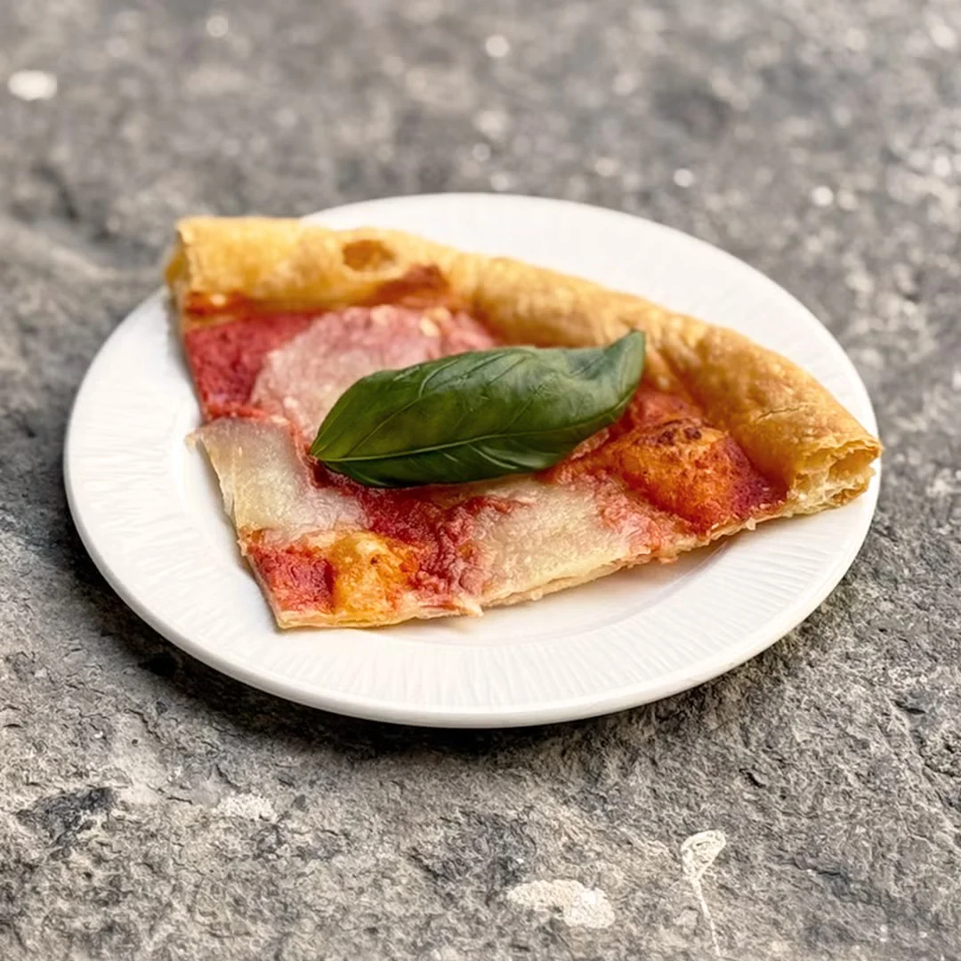 Pizzas feuilletées à la tomate et au pesto d’Alessio Magistro