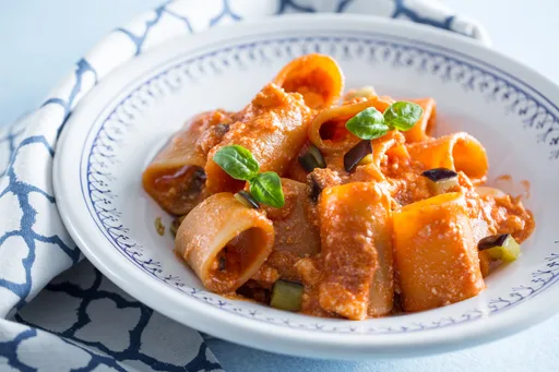 Paccheri com berinjela e ricota