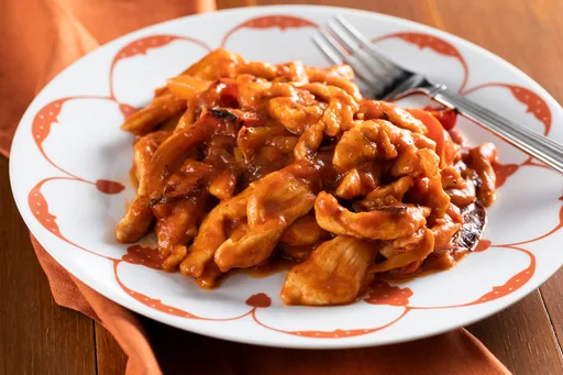 Tiritas de pollo con pimientos