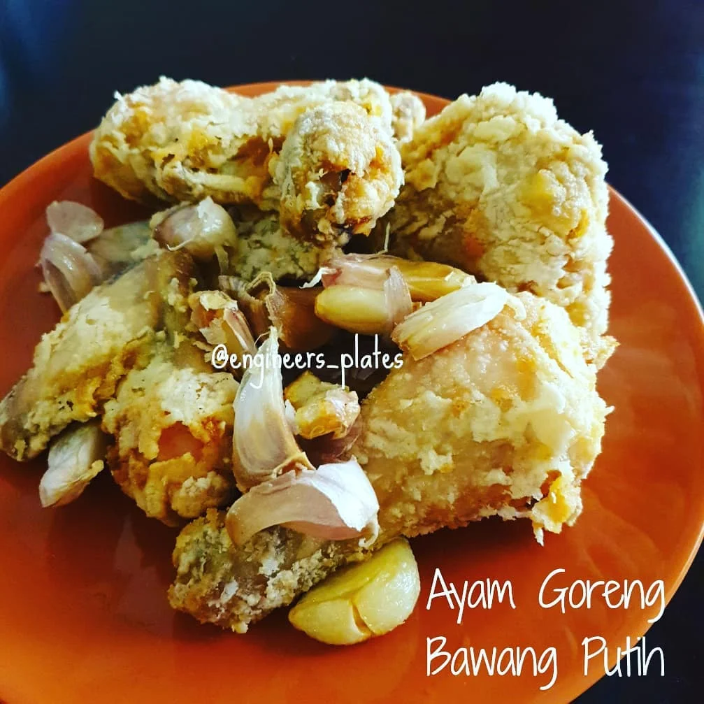 Ayam goreng bawang putih (pollo frito con ajo)