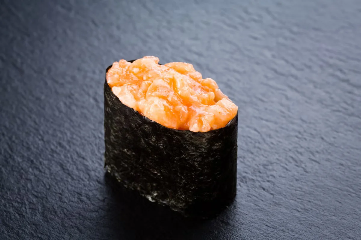 Gunkan al salmone