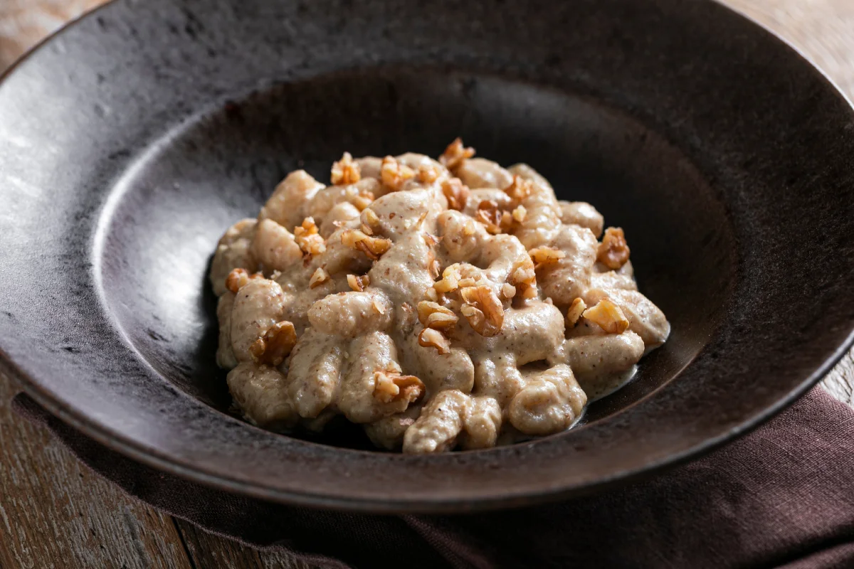 Gnocchi con crema de nueces
