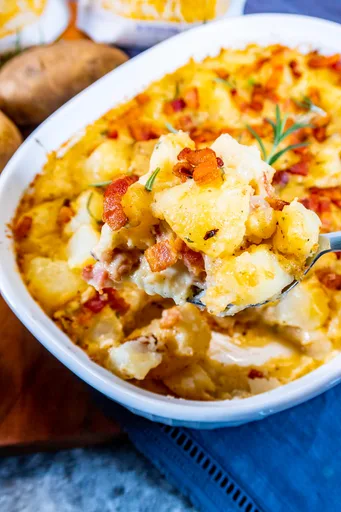 Cheesy Potatoes with Bacon