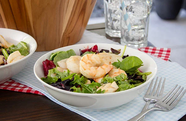 Insalata di frutti di mare alla griglia senza glutine